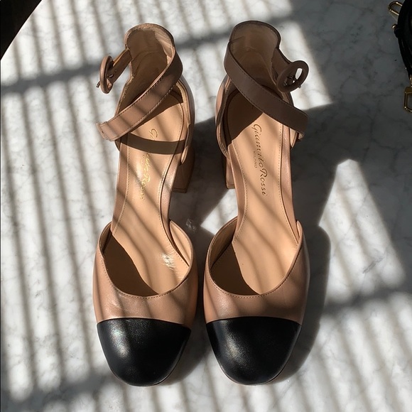 Gianvito Rossi Shoes - Gianvito Rossi Black Toe sandals